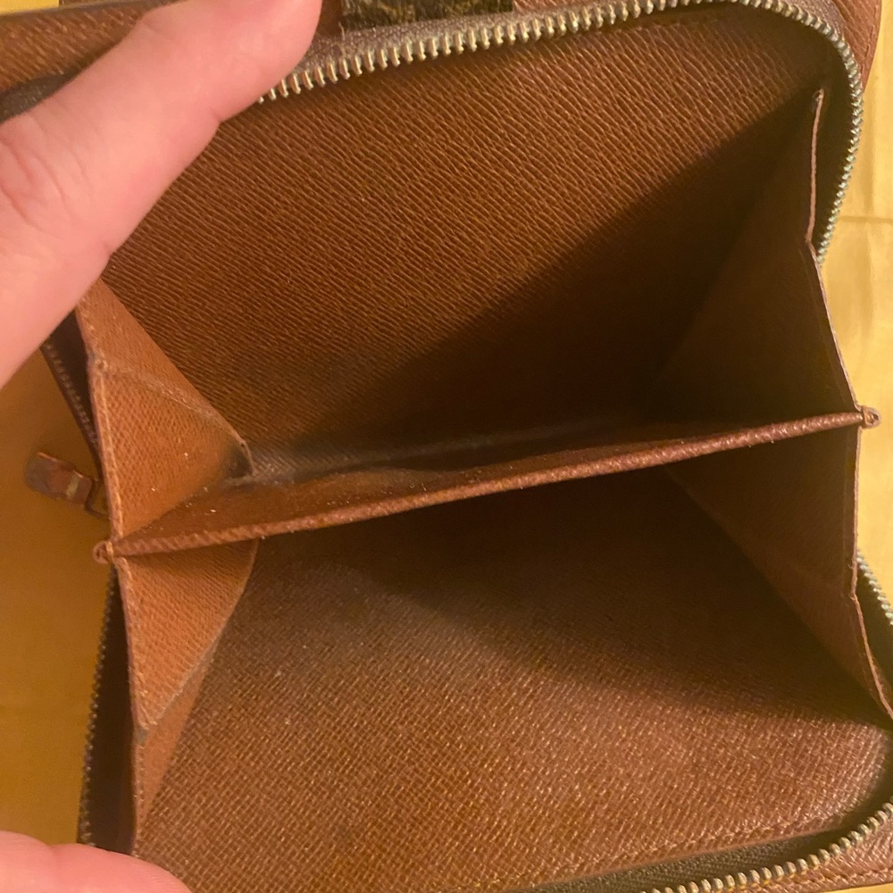 Louis Vuitton Authentic Project Wallet - Picture 5 of 10